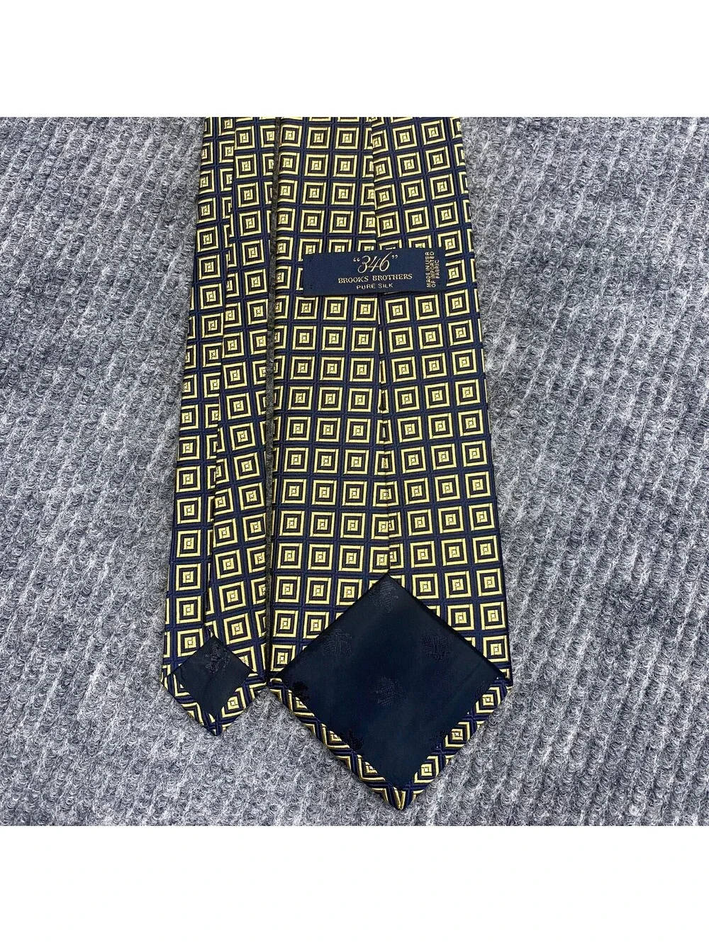 Brooks Brothers 346 Necktie Blue Gold Geometric Squares AOP Pure Silk Tie USA